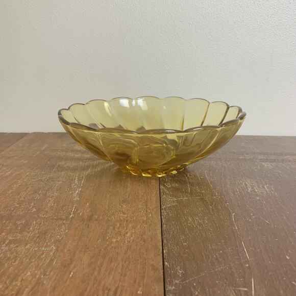 Hazel Atlas Art Glass Amber Optic Colonial Seashell Swirl Serving Bowl - Picture 2 of 7